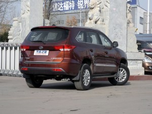 福迪汽车 揽福 2015款 2.4L 汽油两驱标准版 7座